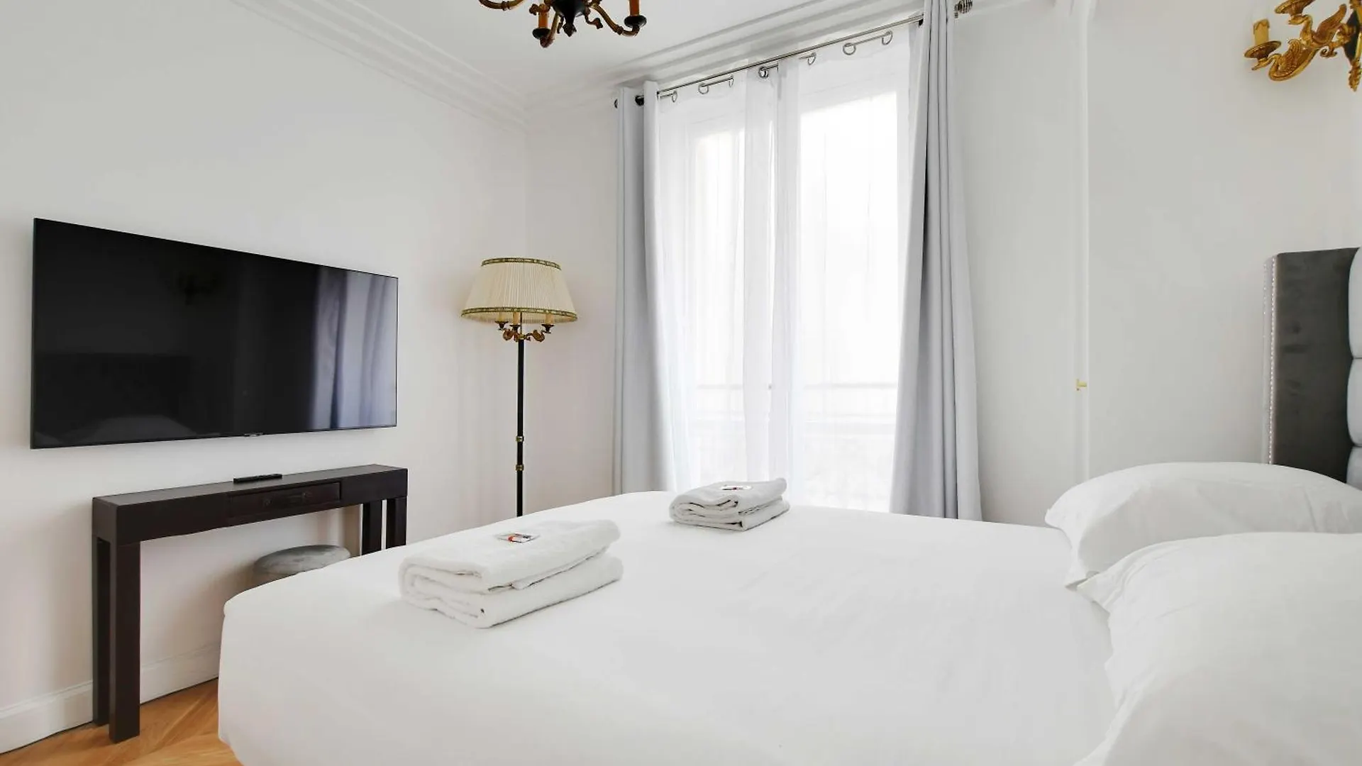 Luxurious Flat - 4Bd8P - Arc De Triomphe Apartment Paris France